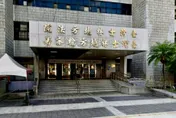 不滿雜貨店顧客亂停車丟菸蒂！士林男5句髒話遭罰6千
