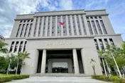 清潔隊員又出事了！電鍋事件才結束再爆「廢棄辦公椅風波」