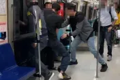 見乘客持刀「英勇伯徒手抽」！問為何傷人？　她冷語：不想告訴你