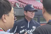 韓12強教頭柳仲逸崩潰！怒控前媳婦與高三生不倫　還帶1歲孫觀戰
