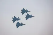 美媒：陸殲-20戰機具備「對海精準打擊」　第一島鏈風險大增
