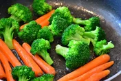 狂嗑青菜還是便秘？「每早一匙好油」才是天然潤腸神器