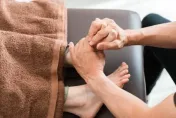 按摩按到伸狼爪！高雄師傅「潛伏10月」現行逞慾　受害者不只一人