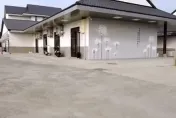影/赤裸裸圖利！揭嘉縣府花千萬造路通墓仔埔　何子凡質疑：剛好聯絡殯葬園區