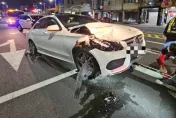 通緝犯上錯車？駕駛釀追撞車禍　女乘客立馬被警察帶走