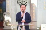 蘇俊賓手繪「礦泉水」致敬楊智伃！中肯道破能源爭議關鍵