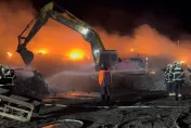 影/燒45小時撲滅！澎湖垃圾掩埋場大火　彷彿災後廢墟