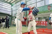 孫易磊返母校東園國小「有家的感覺」　表態有意願投經典賽