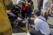 影/高雄女駕駛拖行輾死行人後「嘻笑講電話」？訊後無保請回