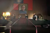 綠委「破窗」突穿藍委防線！立法院議場主席台失守