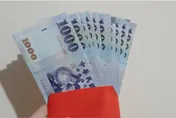 剛出社會給父母紅包「該包多少」？過來人狂勸：從低開始