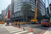 影/台中新光三越工地傳崩塌？　業者火速澄清：遠端工人誤解