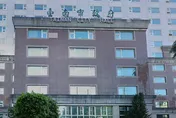 台南童遭裝紙箱狂搖20分鐘！涉事教保員終身禁教、重罰50萬