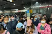 高雄捷運驚爆列車故障！美麗島站大批乘客擠翻