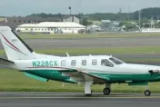 影/美又傳飛安意外！小飛機撞房屋「轟」起火　民眾嚇破膽