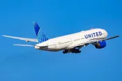 美又傳飛安狀況！客機空中起火冒煙　改降華盛頓機場