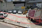 泊車場停車格內被開單！台中警：車尾在人行道上