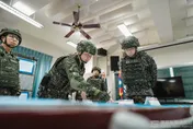 事實查核中心：義務役擬變2年、女性要當兵　全是謠言