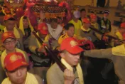 大甲媽神轎平安通過民生地下道　顏清標：媽祖出門要歡喜