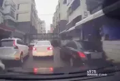 影/新竹警匪追逐！酒駕男拒攔查狂逃　衝死巷被逮