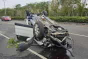 影/感冒出「撞」況！屏東男自撞「烏龜翻」汽車淪廢鐵