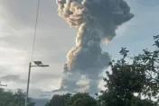 影/火山灰高達4千公尺！菲國火山爆發　當局暫不調升警戒級別