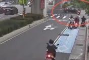 影/新莊自小客車違規右轉　擊落直行機車騎士慘摔受傷