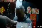 影/北市醉男半夜亂按電鈴猛敲門　鄰居崩潰：不是你家！