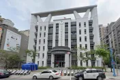 新北警搞上大哥女人遭毆「跛腳」　瞎掰「跌倒」遭懲處