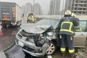 台64線砂石車衝撞2車　轎車駕駛夾困送醫搶救