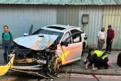影/直擊！新北自小客「詭橫飄」撞擊遊覽車　3人一度受困