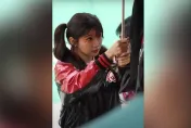 李珠珢返韓應援「幫學姊撐傘」　台灣粉絲酸：何苦為她等在雨中