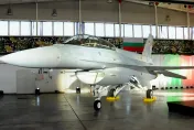 返抵國門　保加利亞空軍接收首架F-16D Block 70戰機