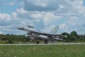烏克蘭F-16再傳墜機！故障墜落「飛行員彈射逃生」
