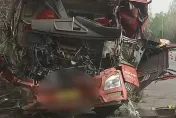 影/4車追撞2死！山西國道驚現「近3公尺天坑」奪命