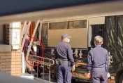 10國民法官開審剴剴案！惡保母姊妹現身　押下囚車畫面曝