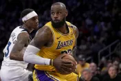 NBA/關鍵抄截+坦克切鎖勝！詹皇：第22季仍能征戰我很感激