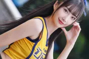 啦啦隊女神脫了！火辣上圍炸出大解放