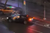 影/車停信義區路邊無辜被撞爛　疑奧迪「肇事後逃逸」