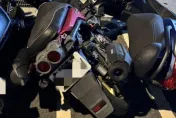 和男友吵架！　中壢女怒推34機車「骨牌式」全倒被送辦