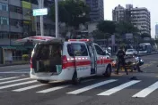 影/清晨闖紅燈釀死亡車禍！高雄騎士撞轎車魂斷路口