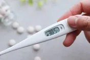 21歲女反覆發燒、關節腫痛　一查竟確診紅斑性狼瘡