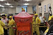 香燈腳抓到女賊！對方苦求發誓沒偷竊　他心軟放人走