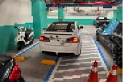鞭炮聲嗎？蘆洲凌晨驚傳槍響　他車屁股挨轟掉碎片