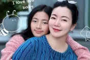 嫁轉世活佛！阿雅罕曬11歲女兒照　氣質爆表「笑容神複製」