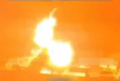 影/8船陷火海！廣東碼頭船隻爆炸起火　恐怖景象曝光