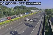 國1南向仁德段又出事！4車追撞紫爆、傷亡不明