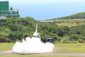 九鵬基地直擊　陸軍自製陸射劍二型飛彈首度公開發射