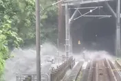 影/大雨釀災！土石泥流淹台鐵和仁＝崇德段　北迴線雙向中斷