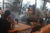 影/直擊！花蓮廂型車撞進早餐店2人噴飛　13人輕重傷